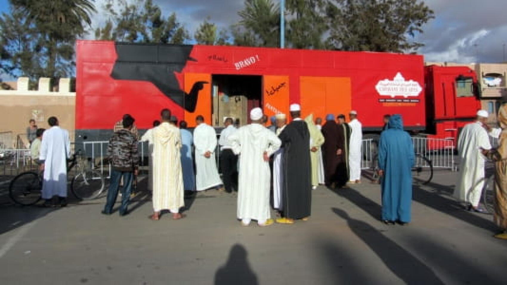 Azalaï, caravane des arts en places publiques