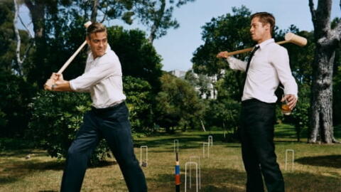 Brad Pitt mangeant des trucs