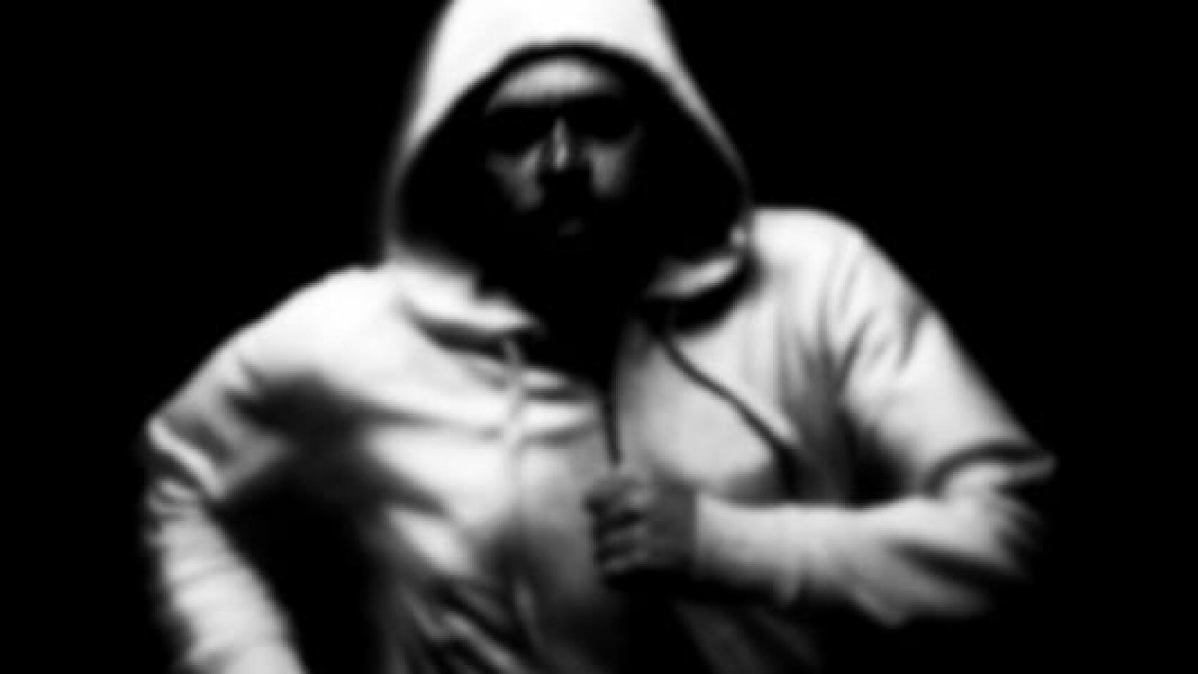 Rocé la tête sous l'eau