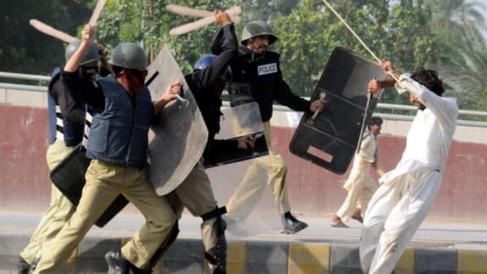 Des flics & des godes