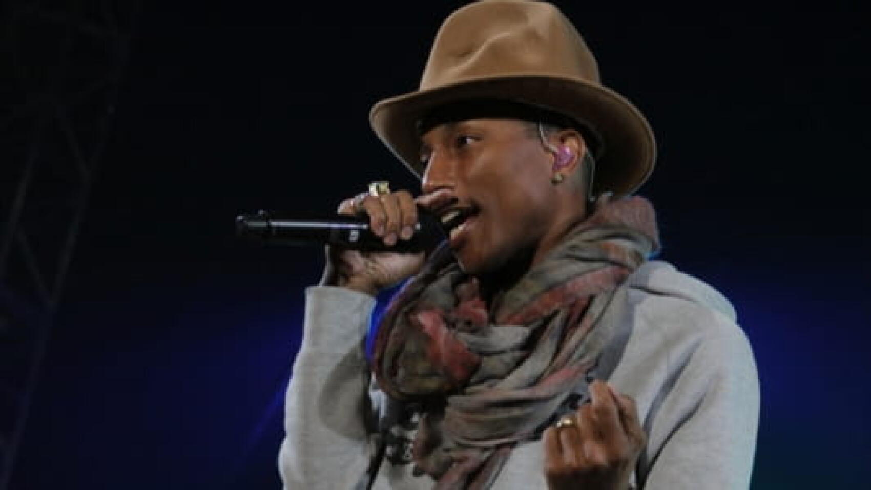 Les tubes de Pharrell commencent tous pareil...