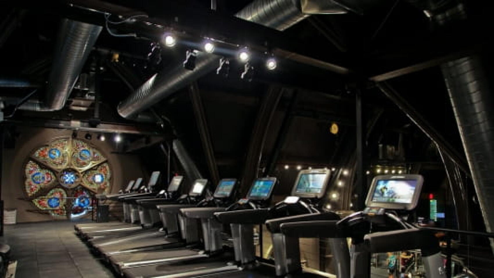 Des salles de gym dans les églises américaines