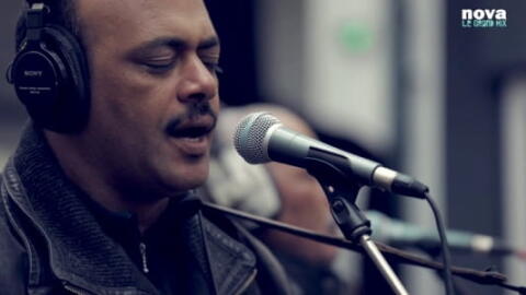 Le live de Tinariwen dans Plus Près De Toi