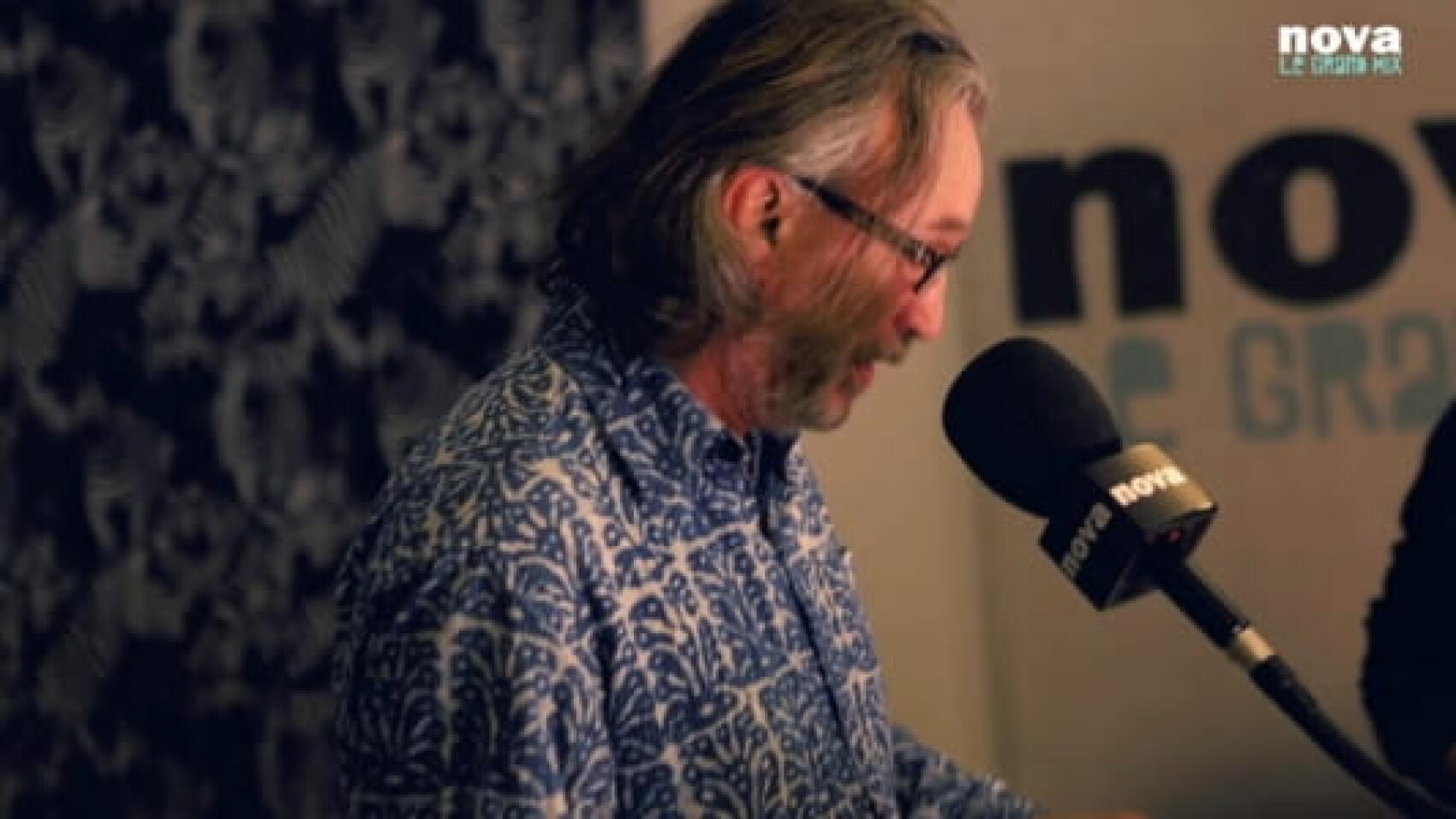 Ah tiens, Tarzan est dans Plus Près De Toi