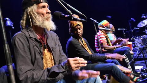 Inna De Yard en live dans Plus Près De Toi