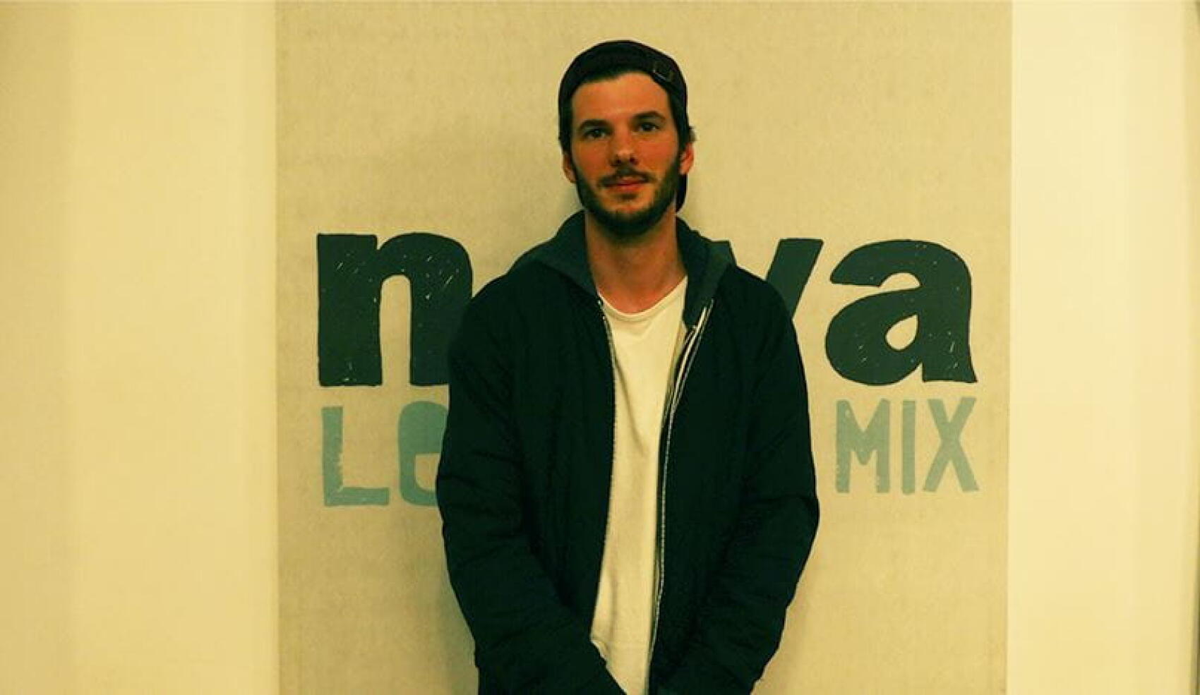 Il venait nous diffuser une exclu sur l'antenne dans le Nova Club