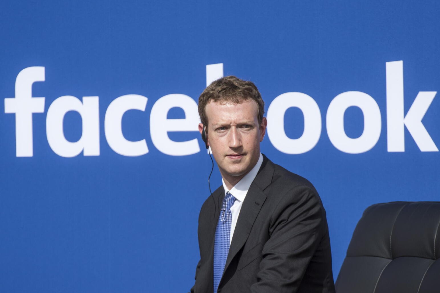 Facebook veut employer d'anciens membres des services secrets américains
