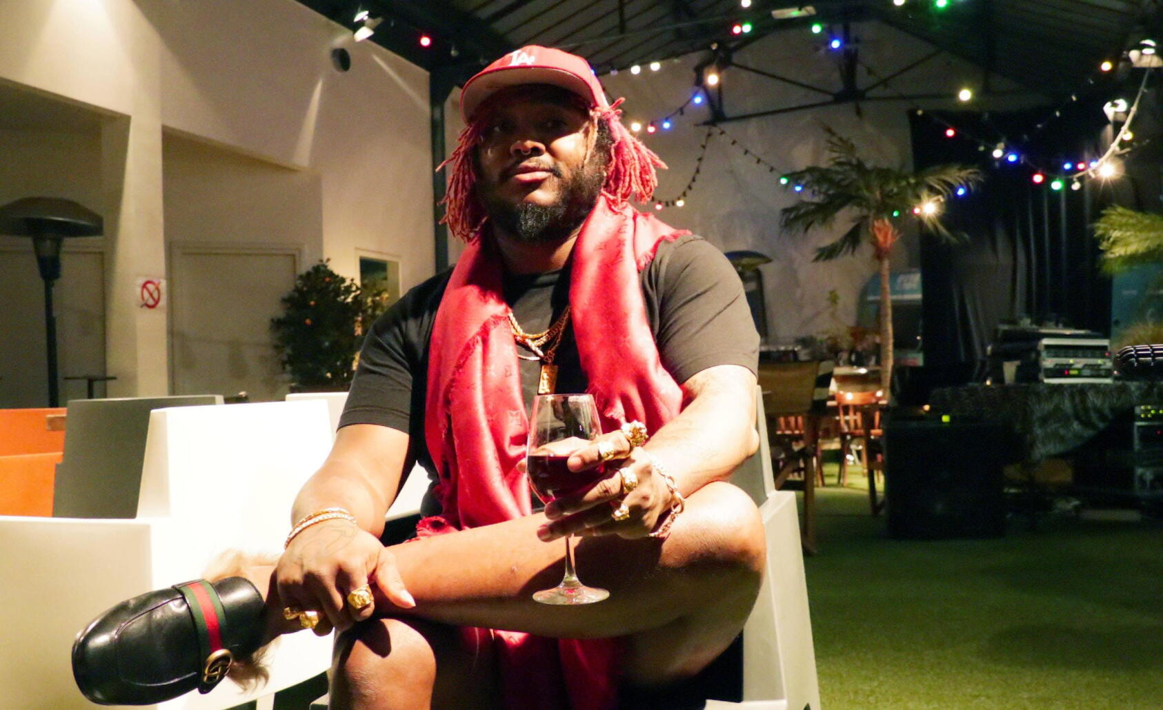 Tonnerre de bonne humeur dans le Nova Club.