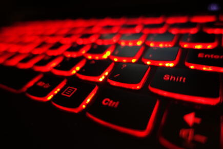 Le forum 18-25 de jeuxvideo.com raconté par ses ex-modérateurs