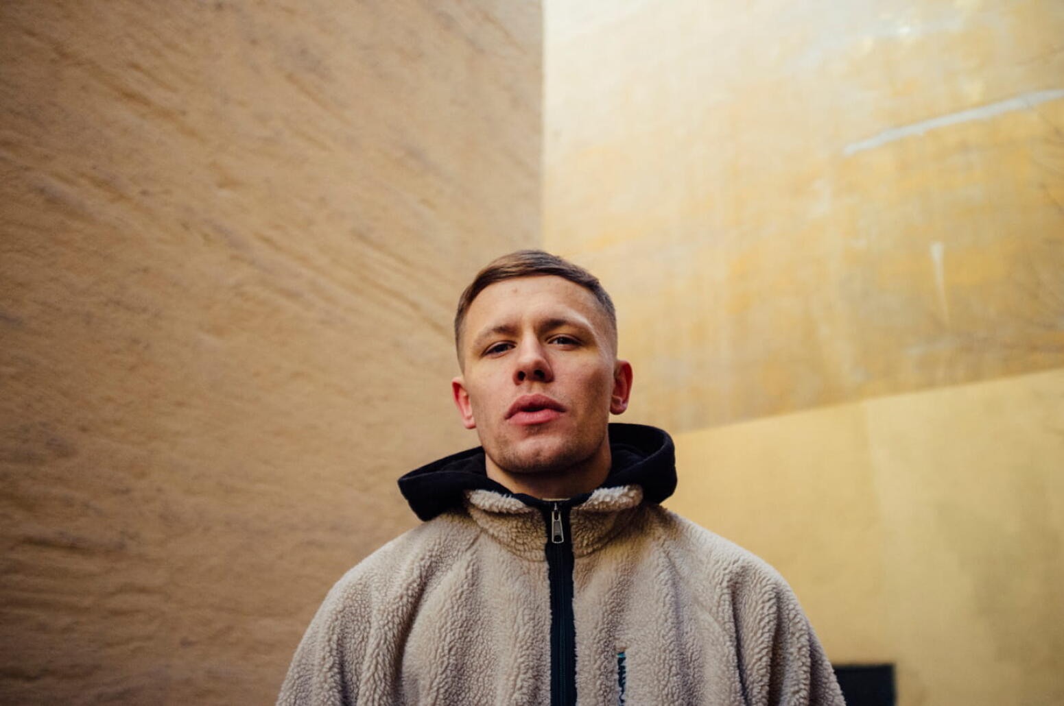 Nouvo Nova : « Running Shoes ».