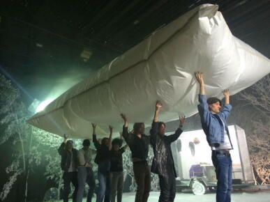 Deux des pièces du metteur en scène fêtent leurs dix ans : L'Effet de Serge et La Mélancolie des Dragons