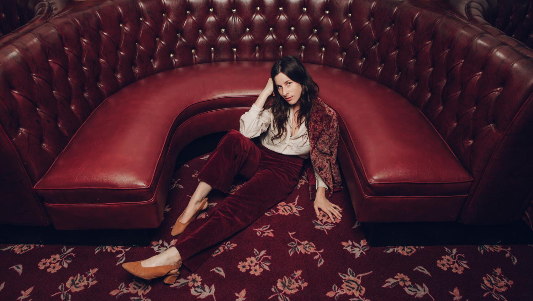 Nicolas Jaar en duo avec Buzzy Lee, la fille de Steven Spielberg