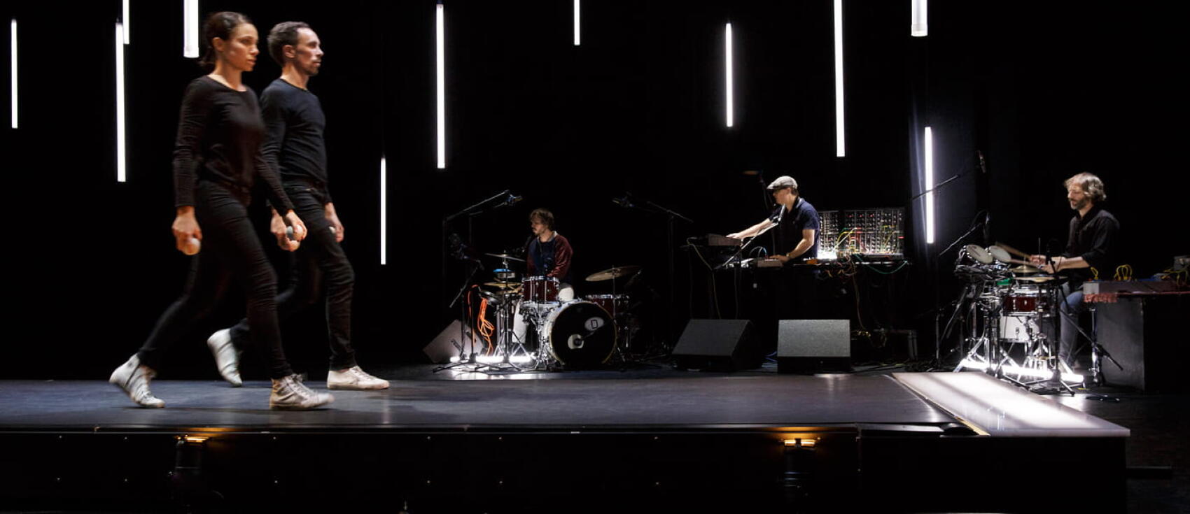 Étrange mélange Homme - Machine.