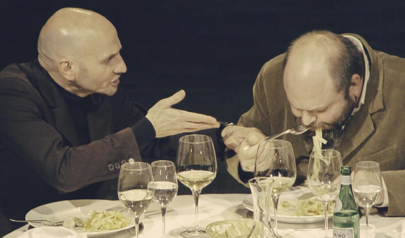 Gastronomie philosophique et hénaurme performance d'acteurs.