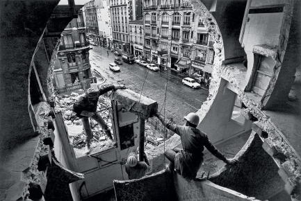 Gordon Matta Clark : anarchitecture