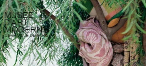 Une exposition poignante sur la vie des migrants dans le désert de Néguev.