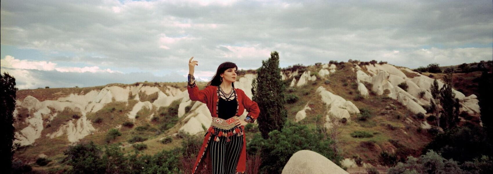 Gaye Su Akyol : depuis la Turquie d’Erdoğan, un souffle de liberté