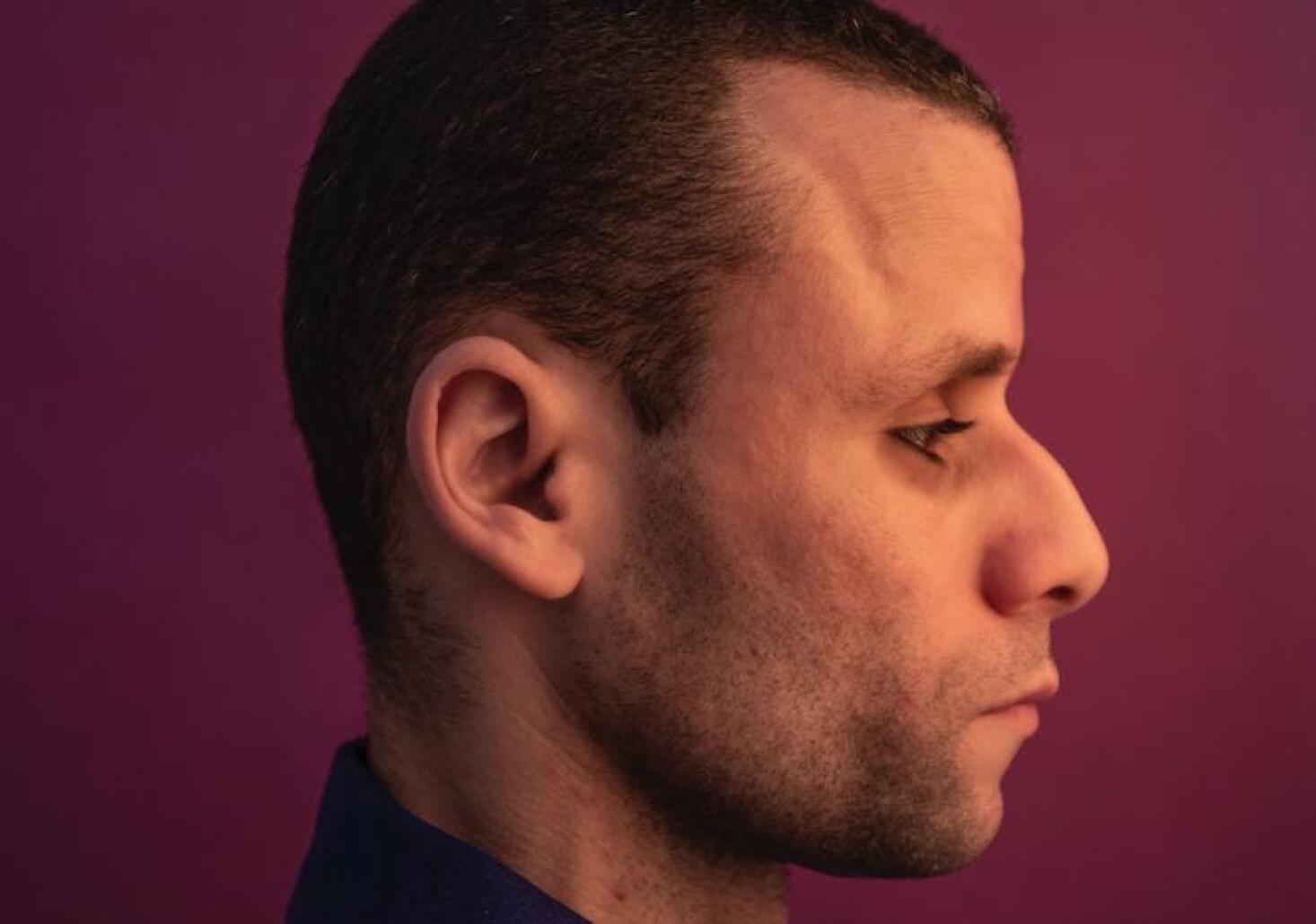 Mohamed Lamouri reprend Cheb Hasni sur son premier album