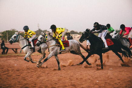 Le dimanche à Bamako, ce n'est pas seulement jour de mariage. C'est aussi jour de course !