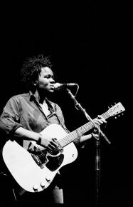 Le Classico « Fast Car » de Tracy Chapman présenté par Bongeziwe Mabandla