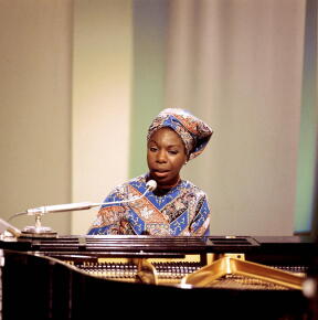 Nina Simone au piano