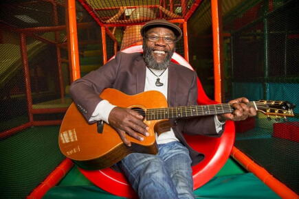 Clinton Fearon, étendard de l'histoire du reggae jamaïcain