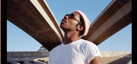 Le rappeur californien Channel Tres ralentit le tempo sur « Weedman »