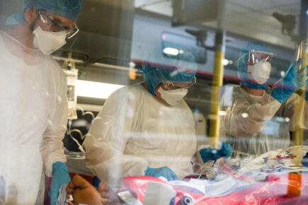 « We Give Collab' » une vente aux enchères sur Instagram pour aider l'AP-HP