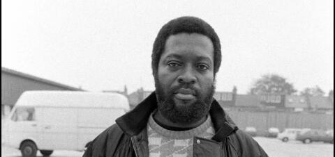 En 1976,  Junior Murvin chante les guerres politiques en Jamaïque