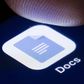 Un Google Doc pour aider les victimes de violences policières et un riverain très protecteur envers sa pelouse