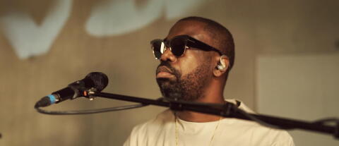 James BKS en live chez Radio Nova