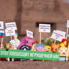 Référendum du 1er juillet en Russie : des manifs de poupées, de fruits et légumes