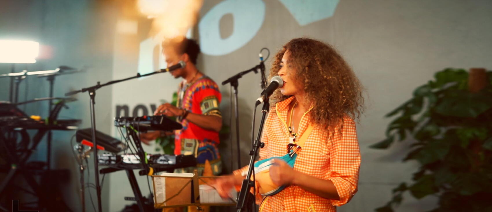 En images : David Walters et Flavia Coelho chez Radio Nova