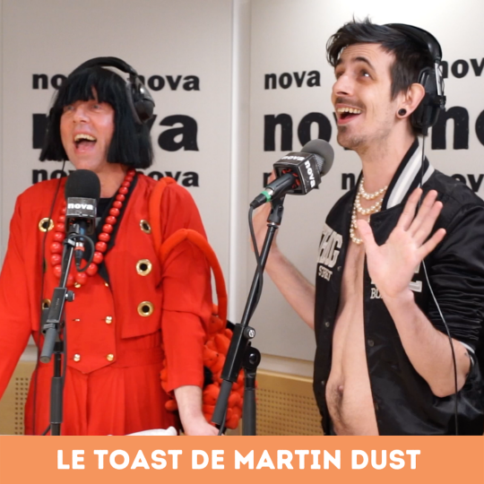 Martin Dust porte un Toast à la faim en chanson