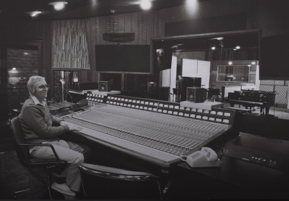 Music Makers & Machines © Radio Nova