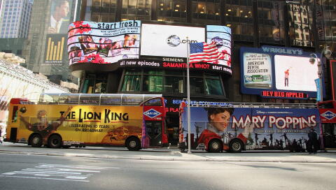 Debut-of-the-Disney-on-Broadway-Grayline-Tourist-Buses_GettyimagesJanette-Pellegrini