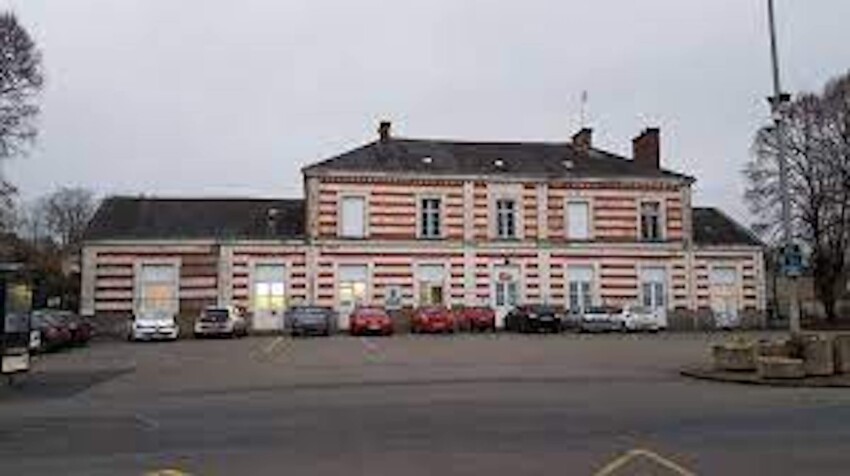 Gare-de-Pontivy_Commons.wikimedia.org
