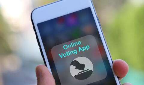 Concept-de-vote-electronique-ou-par-Internet-vote-electronique-ou-vote-en-ligne.-Photos_GettyimagesNo-Mad