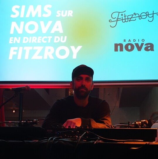 Sims sur Nova au Fitzroy Paris