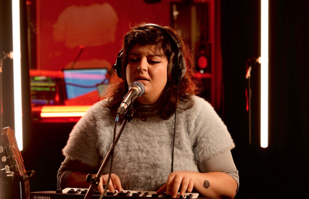 November-Ultra-dans-Chambre-noire