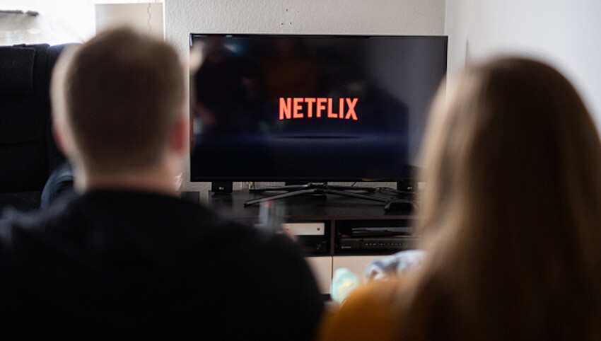 "Liberté, Égalité, Streaming" : et si Netflix & co étaient les vrais influenceurs politiques des Français ?