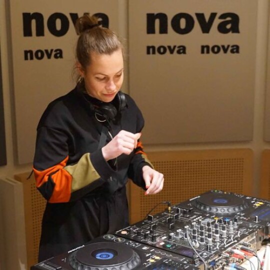 Anais Leszcynska dans la Teuf d'Appart de Radio Nova