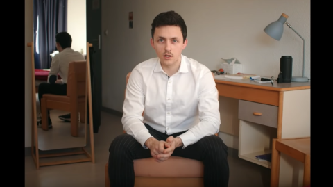 Capture d’écran via youtube / Premières voix ©