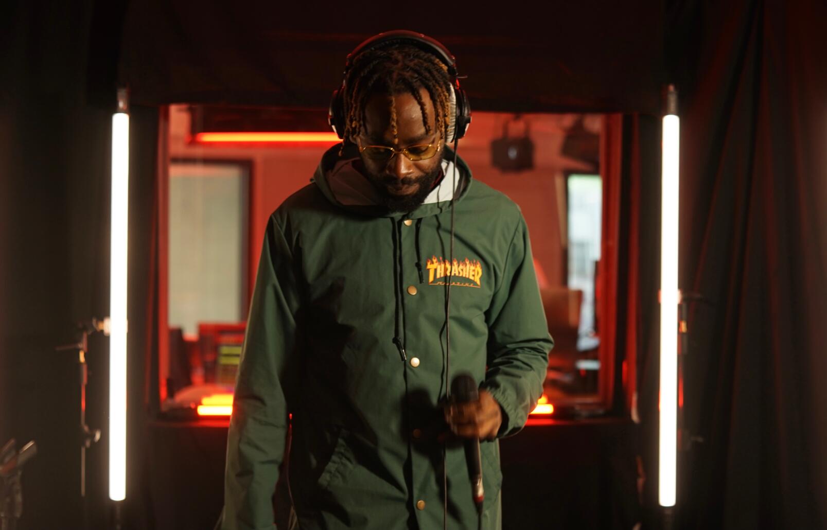 Isha en live dans "Chambre noire"