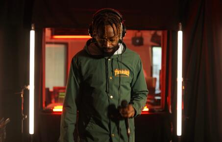 Isha en live dans "Chambre noire"