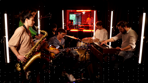 Bon Voyage Organisation en live dans Chambre noire