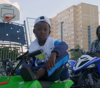 Capture d'écran via YouTube / Clip de Rayad - Bink's