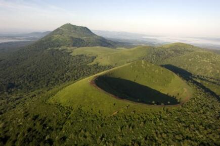 Chaine des Puys en Auvergne © Thierry Zoccolan - AFP Radio Nova