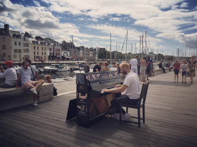 Le-pianiste-Artson-a-Vannes-Radio-Nova-_Artson-1.png