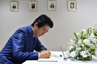 Shinzo-Abe-KAZUHIRO-NOGI-AFP.